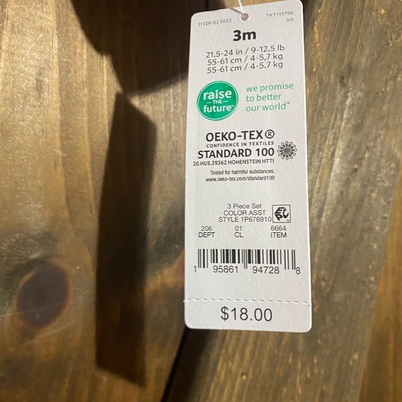 NWT Carters Baby 3 Piece Set, size 3 months, smoke free home - Picture 3 of 4